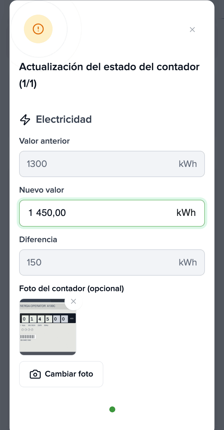 Diálogo de lectura del contador en el móvil: Electricidad, nuevo valor 1450 kWh, foto del contador añadida